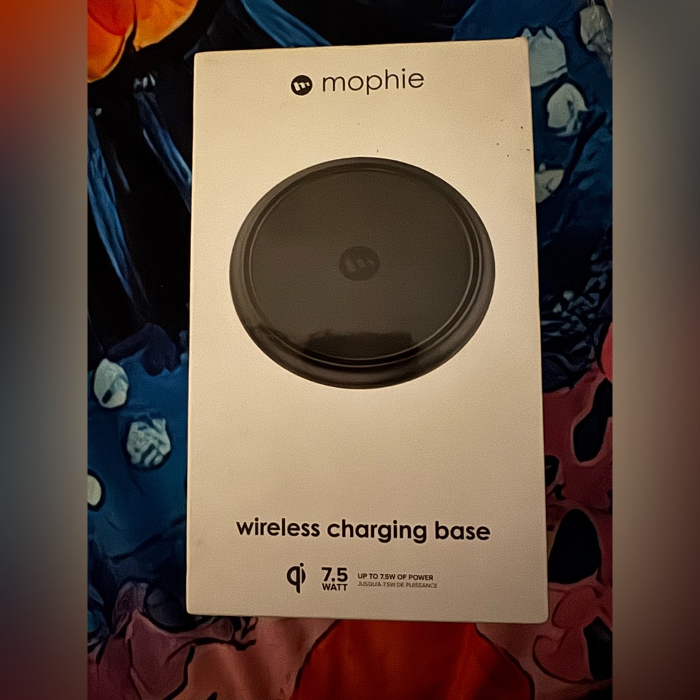 Mophie Black Wireless Charging Pad ( 2 included )